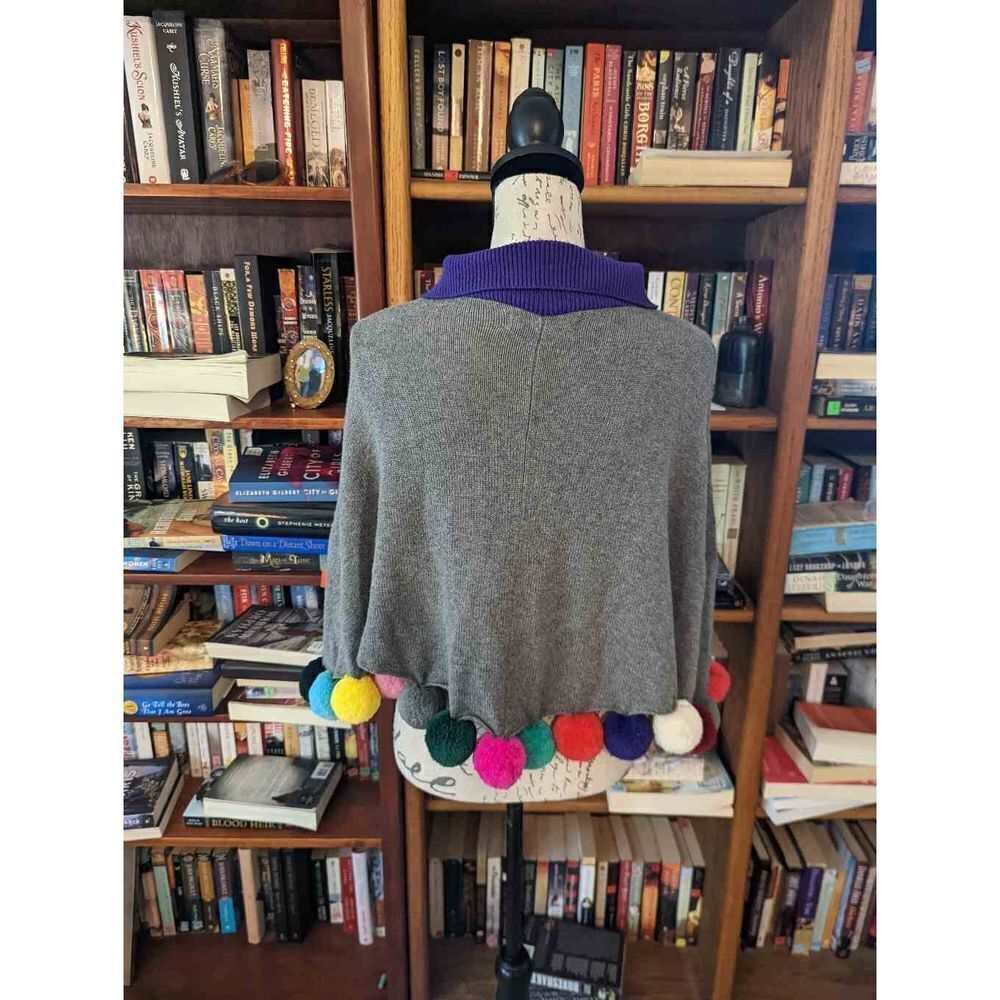 LOUIE Louis grey multicolored pom pom bird embroidered collared poncho wool x - Picture 6 of 12